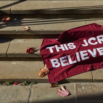'This JCR believes' banner